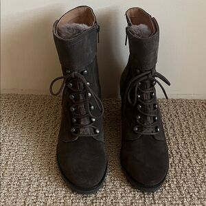 Johnston & Murphy Womens’ Size 8.5 Dark Brown Suede Lace-Up Boots